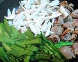 節約【鶏ハートとエリンギのペッパー炒め】作り方5写真