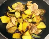 鶏モモとなすとさつまいもの甘辛炒め☆作り方9写真