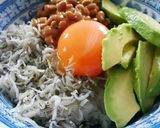 ぱぱっと丼♪アボカドしらす納豆丼★作り方5写真