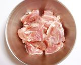 鶏と薩摩芋で＊パインジュースの炒め煮作り方1写真