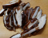 鶏むね肉と蒟蒻とニラ もやしのピリ辛煮♡作り方2写真