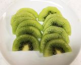 サーモンとキウイのカルパッチョ☆作り方1写真