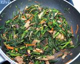 春菊の炒め物☆癖になるおいしさ～作り方5写真