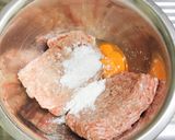 調理師さんのしっとり鶏豚だんご鍋作り方1写真