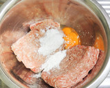 調理師さんのしっとり鶏豚だんご鍋作り方1写真