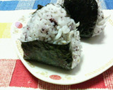 ♡たっぷりしらすとゆかりの♥おにぎり♡作り方4写真