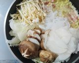 あっさりなのにコクがある味噌マヨ鍋作り方3写真
