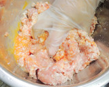 調理師さんのしっとり鶏豚だんご鍋作り方2写真