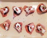 ワイン漬けプルーンと生ハムのカナッペ作り方6写真