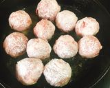 豚こまチーズボールのマスタード煮込み作り方6写真