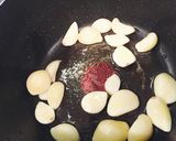 鯖の水煮缶☆ホクホクにんにくトマト煮込み作り方1写真