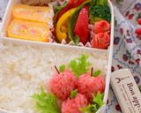 【キャラ弁】プチりんごおにぎり弁当作り方1写真
