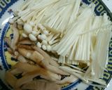 鶏とキノコのＷだし！鶏つみれ汁☆作り方1写真