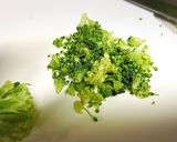 離乳食初期　レンジで簡単ブロッコリー作り方1写真