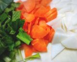野菜たっぷり☆サバ缶のお味噌汁作り方1写真