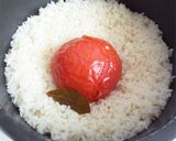 豪快に丸ごとトマトを炊き込む　トマトご飯作り方4写真