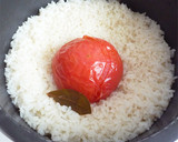 豪快に丸ごとトマトを炊き込む　トマトご飯作り方4写真