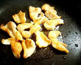 カリカリ鶏皮ともやしのカレー炒め作り方3写真