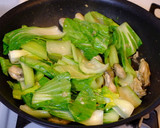 やさしい中華☆牡蠣と卵と青梗菜の塩炒め！作り方6写真