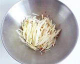 りんごとポテトの細切り炒め作り方2写真