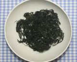 簡単干しシイタケパウダーと乾燥海藻スープ作り方4写真