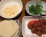 簡単♬餃子の皮でミートボール包焼作り方1写真