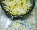 白菜と油揚げと豆腐のお味噌汁☆作り方1写真