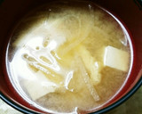 白菜と油揚げと豆腐のお味噌汁☆作り方5写真