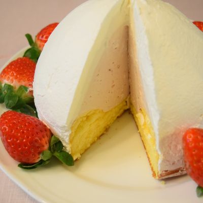 ストロベリー☆チーズムースのドームケーキ by ukulele大好き