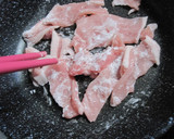 きぬさやと豚肉の卵とじ味噌汁作り方3写真