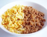高野豆腐で鶏そぼろ風　2色そぼろ丼作り方9写真