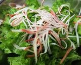 わさび菜とカニカマのサラダ作り方2写真