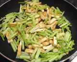 セロリと豆腐の炒め物作り方3写真