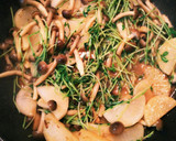 レンジ時短！大根としめじと豆苗のみそ炒め作り方8写真