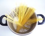 ほうれん草と生ハムとクリームチーズパスタ作り方1写真