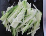 きゅうりと蒲鉾のサラダ作り方1写真