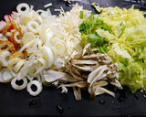 簡単！中華スープ餡かけ焼きそば作り方1写真