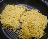 簡単！中華スープ餡かけ焼きそば作り方3写真