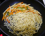 簡単！和風ピリ辛おつまみ焼きそば作り方2写真