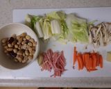 煮込むだけ！白菜と大豆の温かスープ作り方1写真