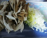 ひと手間で大満足✨鮭と舞茸の炊き込みご飯作り方2写真