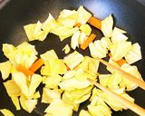 食べるラー油でつくる焼きそば作り方1写真