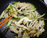 簡単！カレーマヨ鶏のバター醤油炒め作り方2写真