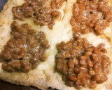 簡単！油揚げDEサクトロ納豆チーズピザ♪作り方6写真