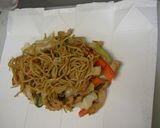 残った焼きそばで☆簡単そばめし♪作り方1写真