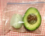 アボカドの色が変わらない！オススメ保存法作り方1写真