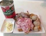 エビとホタテとベーコンのトマトパスタ♡作り方1写真