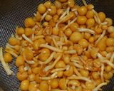 簡単朝食♪なめこと大根 ワカメのお味噌汁作り方3写真