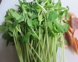 舞茸と豆苗とウインナーの中華炒め作り方2写真