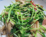 舞茸と豆苗とウインナーの中華炒め作り方15写真